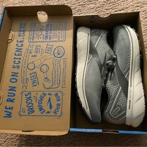 Brooks Ghost 14, size 11.5, new